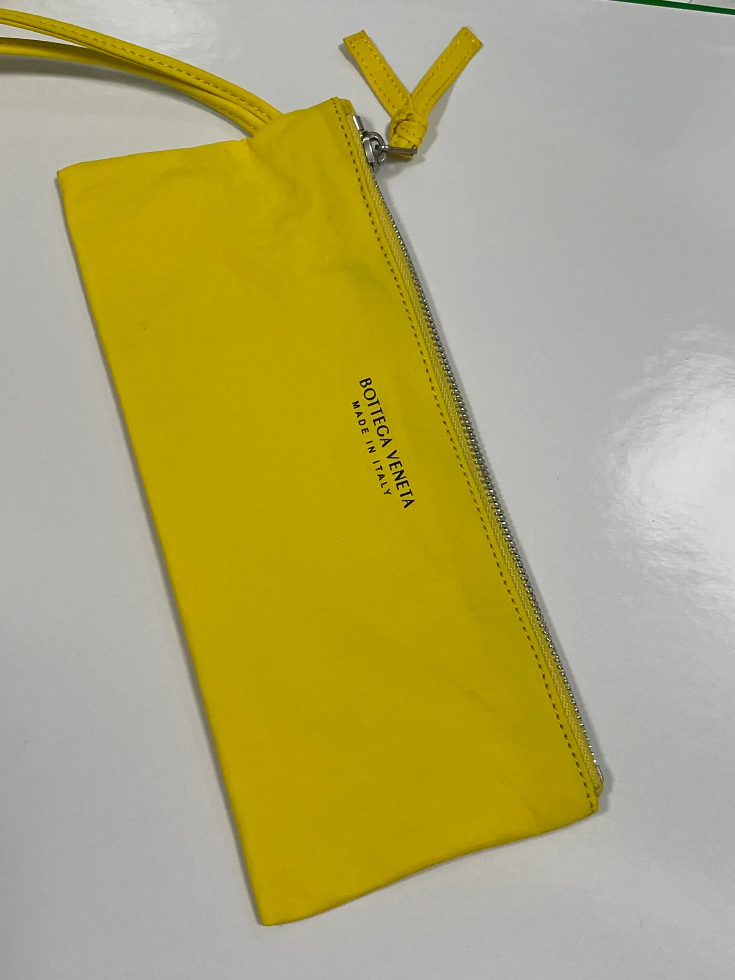 #𝐂𝐀𝐒𝐒𝐄𝐓𝐓𝐄 Nylon tofu tofu bag This Cassette is so cute, its cute appearance does not affect its practicality and the capacity is good! The fabric is low-key and very textured, suitable for daily wear with casual wear. The cross-woven design of the wide cloth is really stunning. The bag has a puffy shape and feels like a piece of tofu. It can be worn on one shoulder, cross-body or as a waist bag. You can also adjust the shoulder strap to the size of the bag under the armpit, so you can have it all! S30x15cm【8951#】